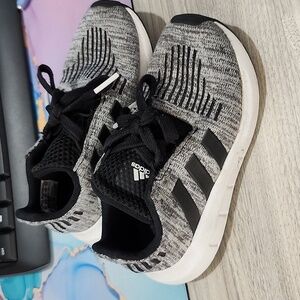 Toddler boys 9k adidas shoes